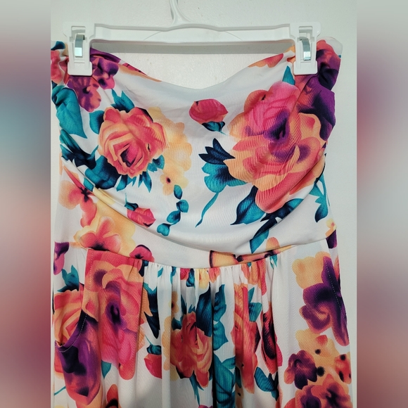 ❤️❤️HOST PICK❤️❤️ Nwot Strapless floral maxi size xl - Picture 9 of 10